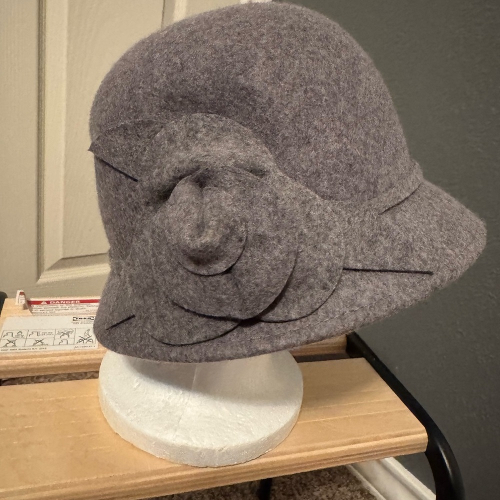 Nine West Gray Wool Cloche Hat with Floral Accent